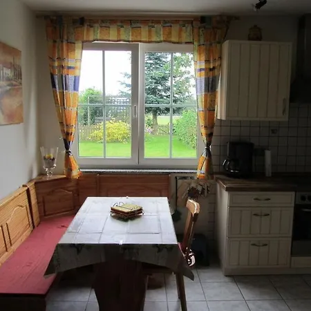 Lovely In * Montjoie